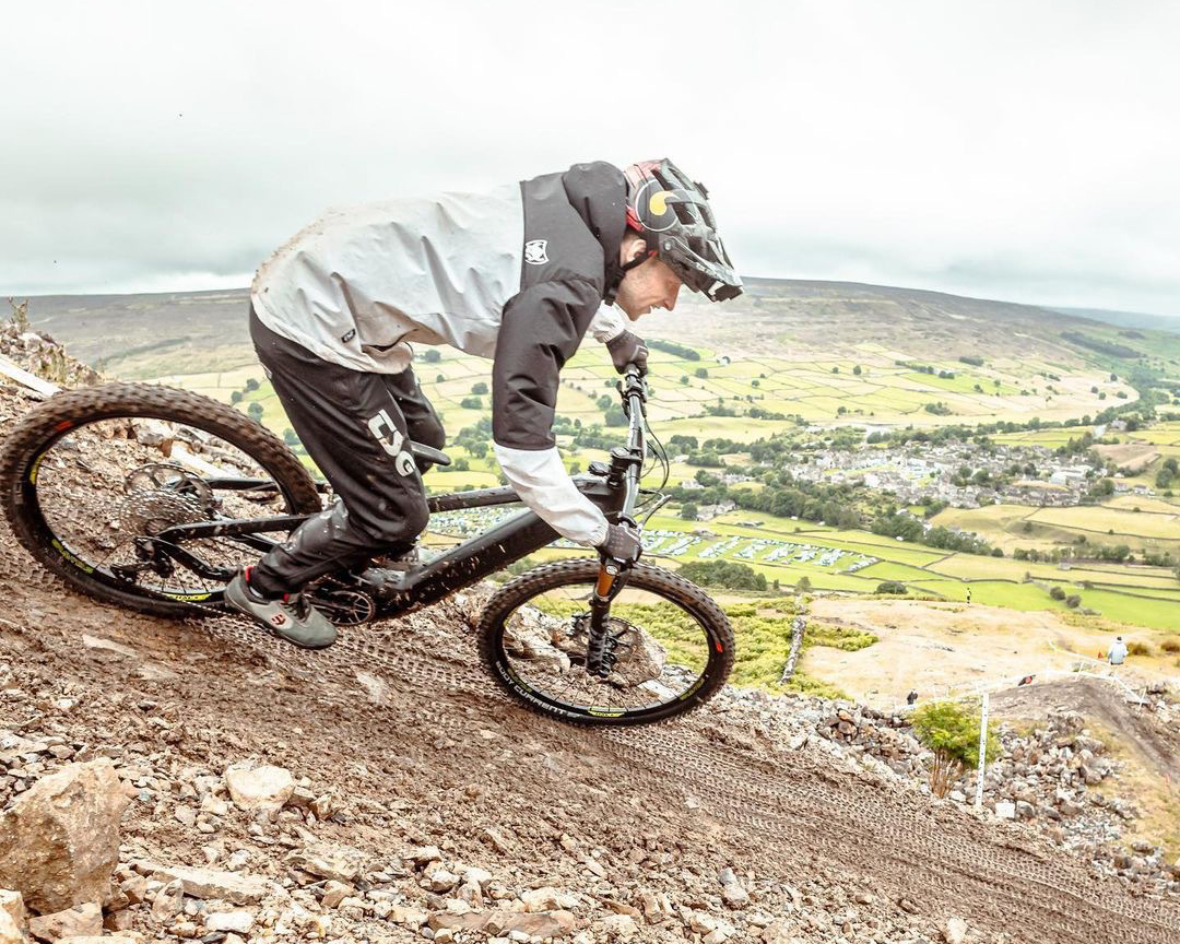 Tom Cardy and Kara Beal take on Ard Rock Enduro!